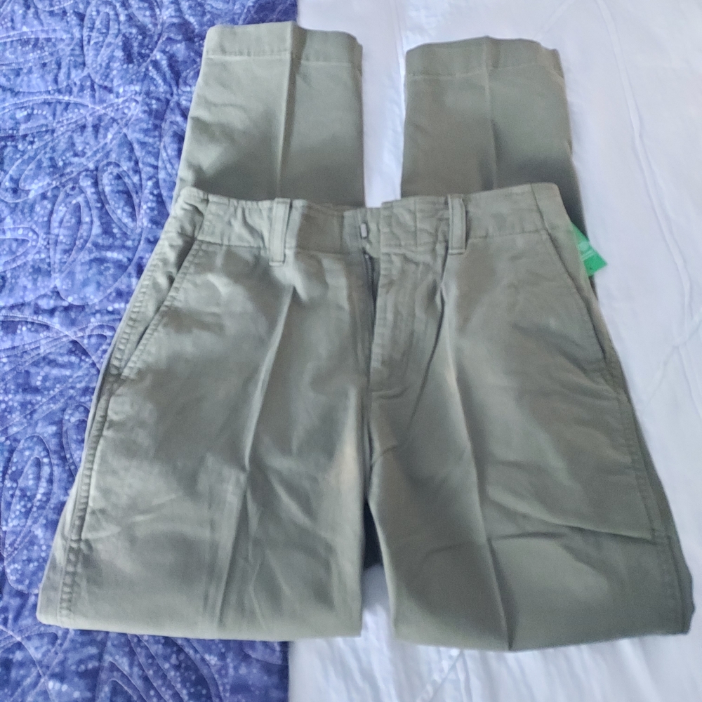 NWT GAP womens Downtown Khaki Pants, Size 2, Green